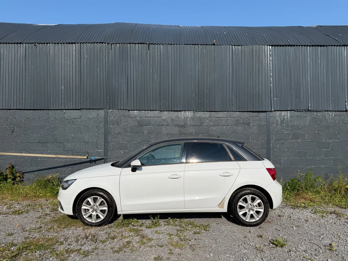 Audi A1 auto low KM - Image 4