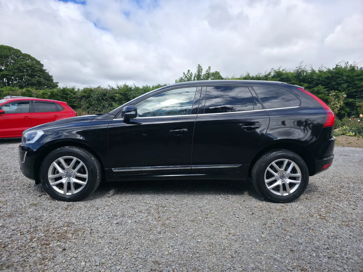2017 Volvo XC60 D4 Automatic - Image 2