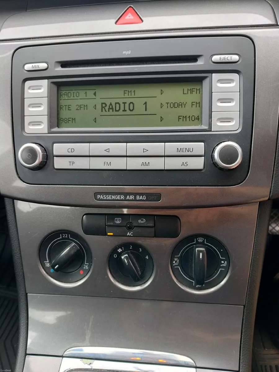 Volkswagen Passat 2008 - Image 2