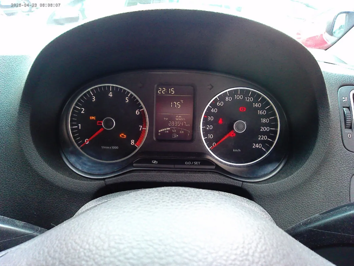 Volkswagen Polo CL 1.2 MANUAL 5SPEED 70BHP 5DR - Image 2