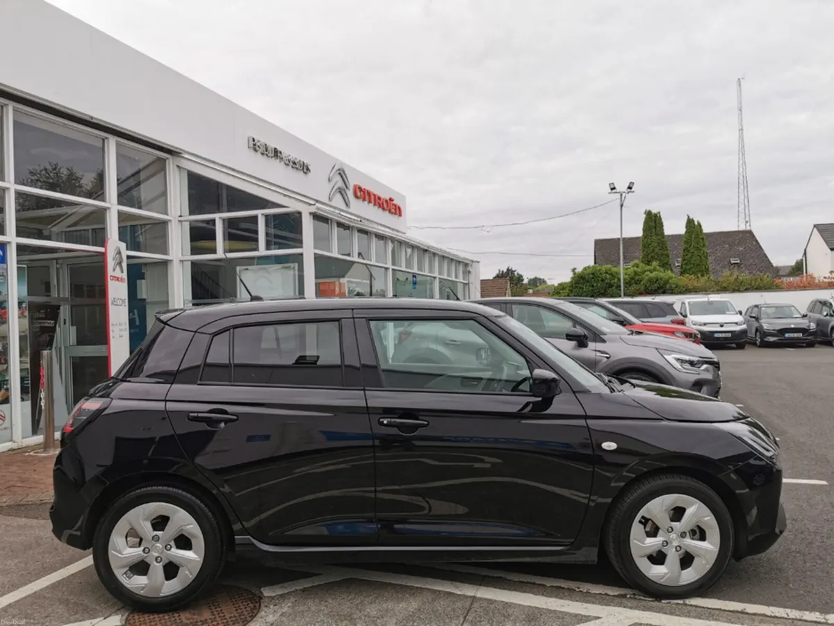 Suzuki Swift 1.2 HYBRID MOTION 5DR - Image 3