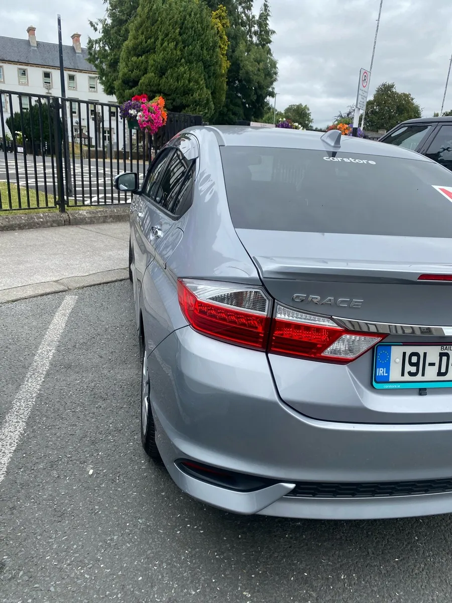2019 Honda Grace Hybrid - Image 4