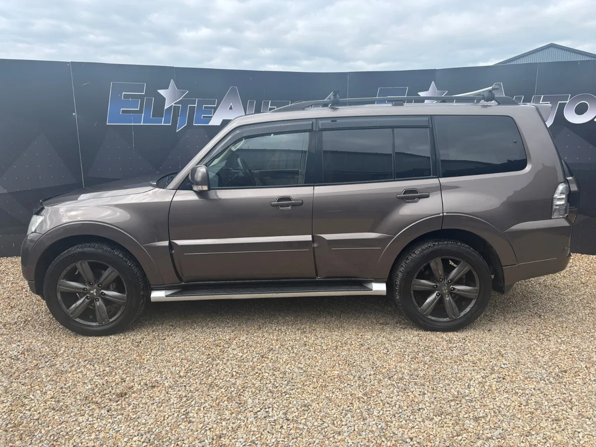 Mitsubishi Pajero Shogun Automatic 3.2 2015 - Image 2