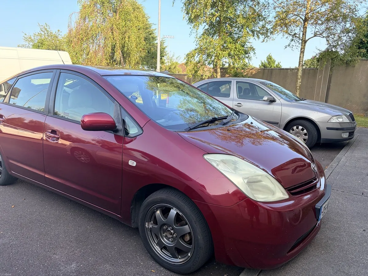 Toyota Prius - Image 4
