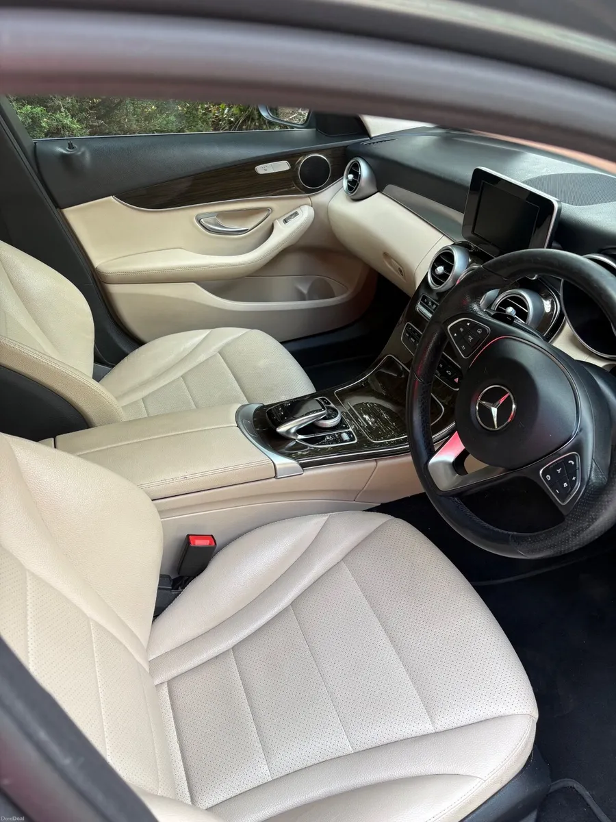 Mercedes-Benz C-Class 2017 - Image 4