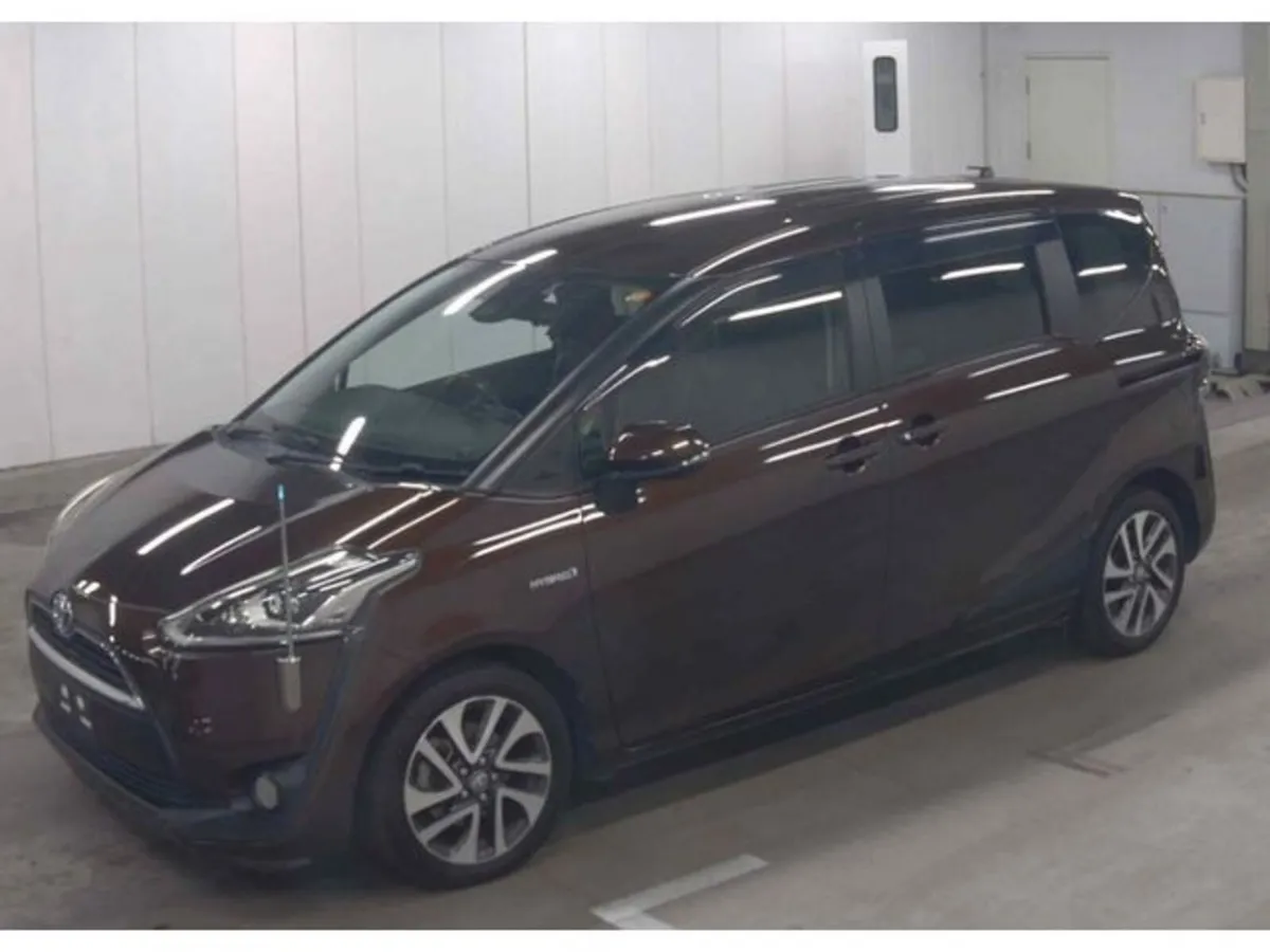 Toyota Sienta 1.5 Petrol Hybrid G Auto - Image 1