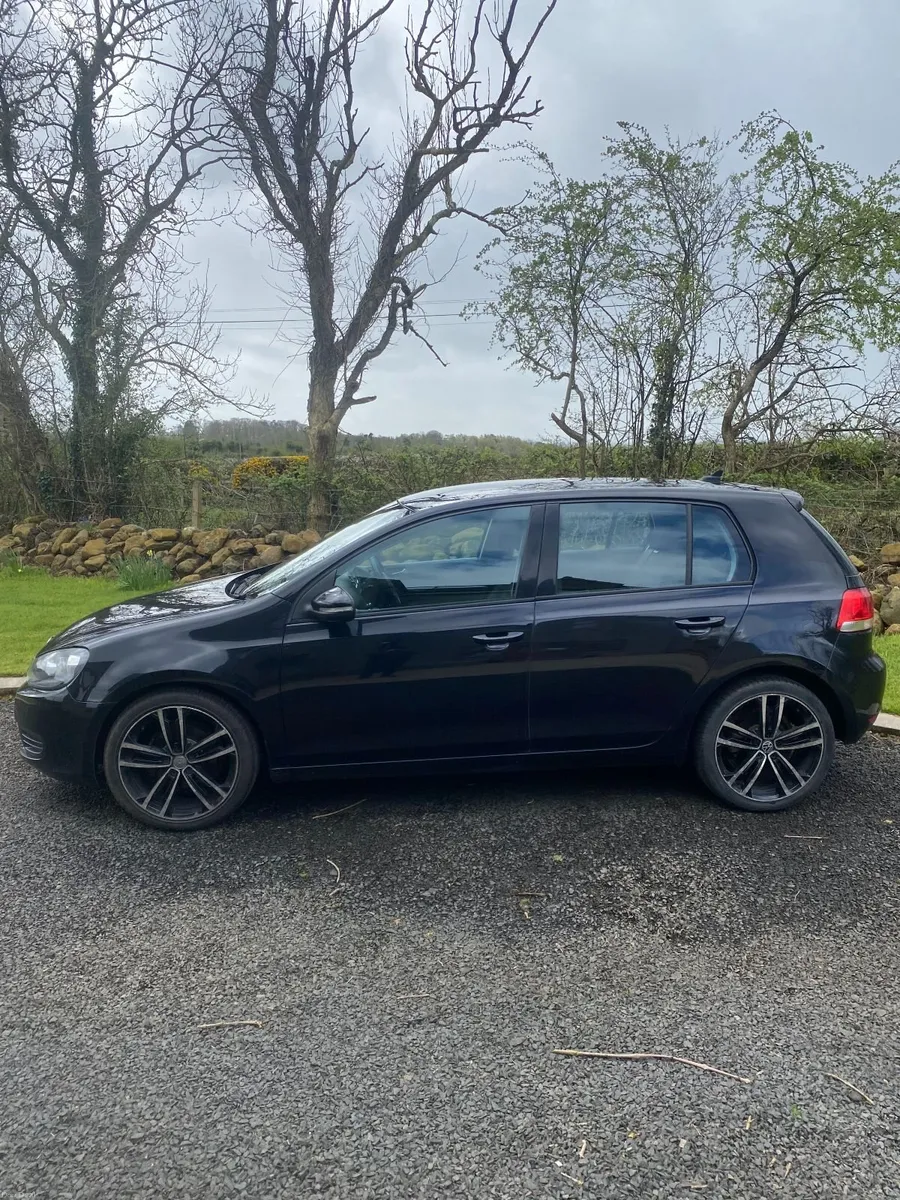 Volkswagen Golf 2010 - Image 1