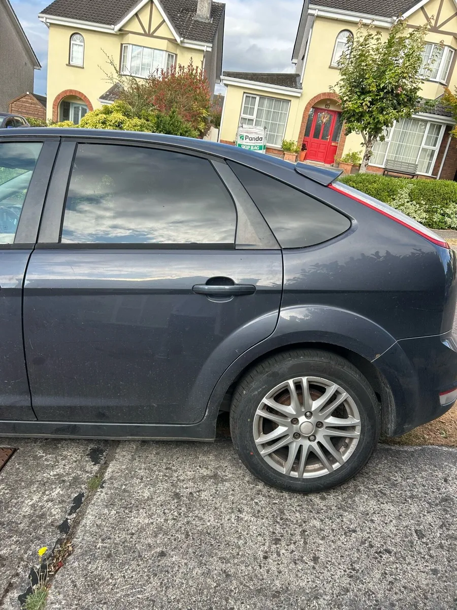 2010 Ford Focus - Image 3