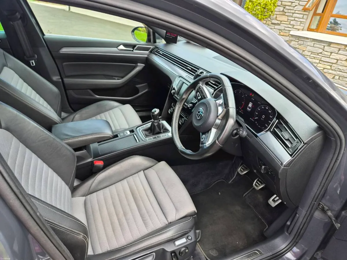 VW Passat 2.0Tdi R-Line, Pan Roof - Image 5