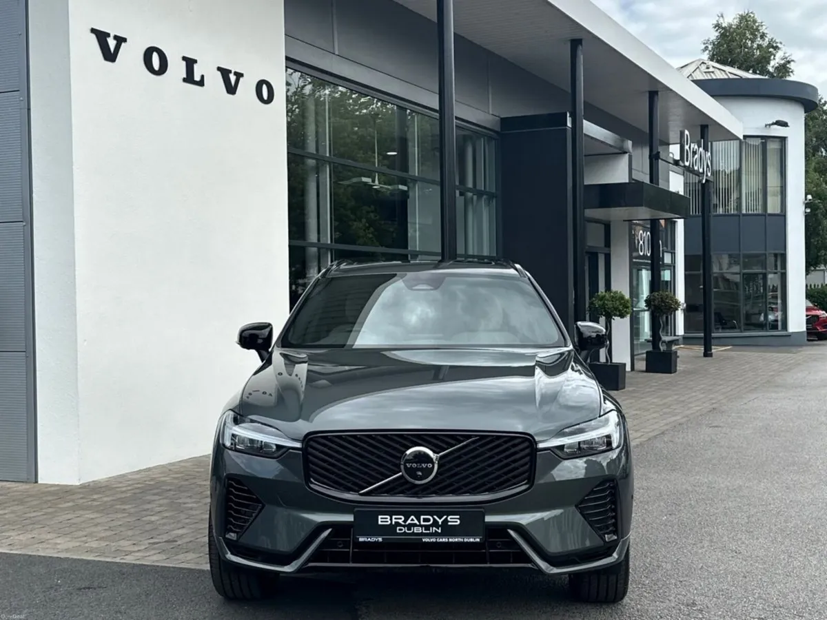 Volvo XC60 T6 Plus Dark AWD PHEV--Panoramic Roof, - Image 2