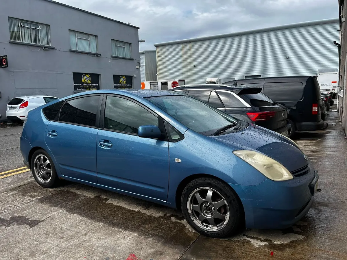 Toyota Prius 2005 - Image 1