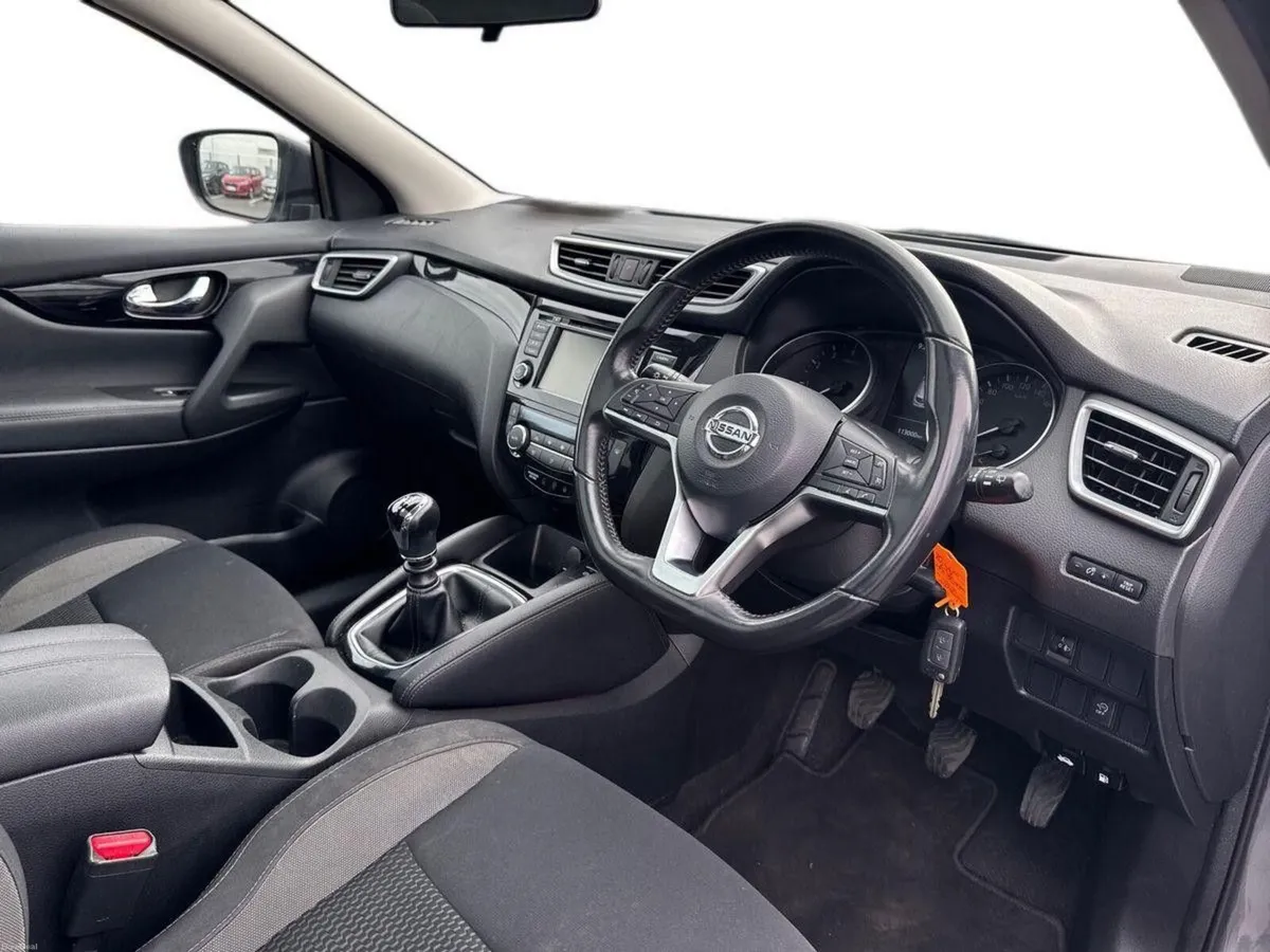 Nissan Qashqai 1.3 PET SV - Image 4