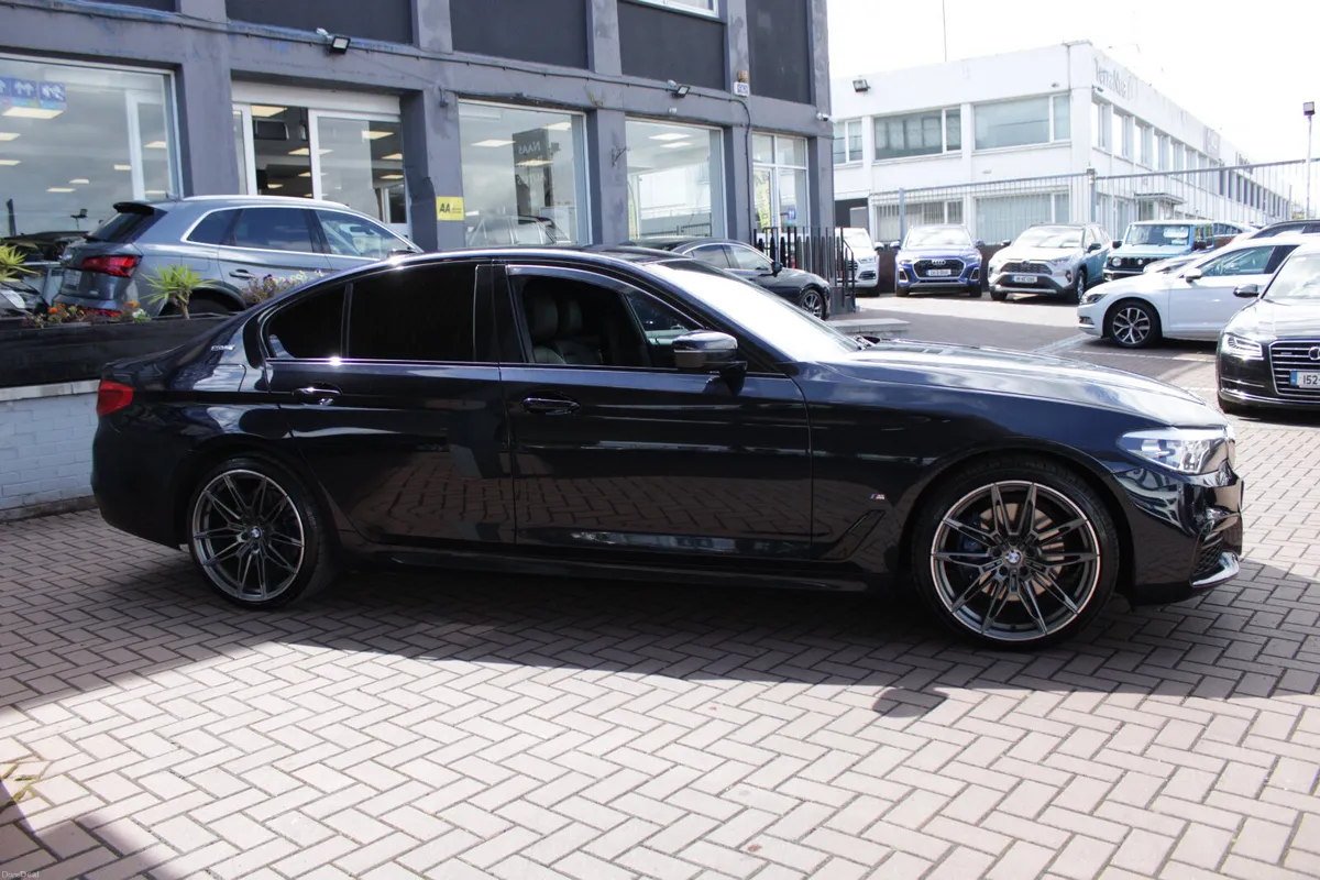 2019 BMW 530E M-SPORT AUTO 4DR SALOON - Image 3
