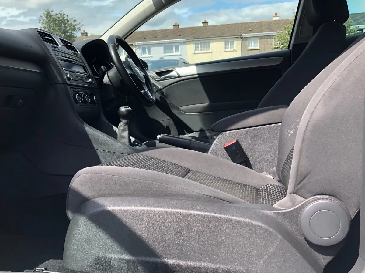 11 VW GOLF 1,6 DIESEL 3 DR - Image 6