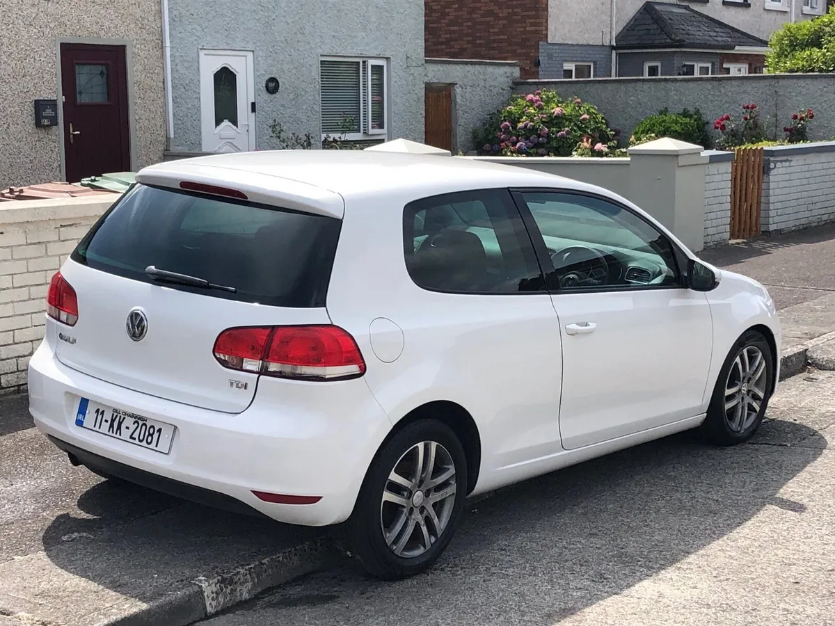 11 VW GOLF 1,6 DIESEL 3 DR - Image 4