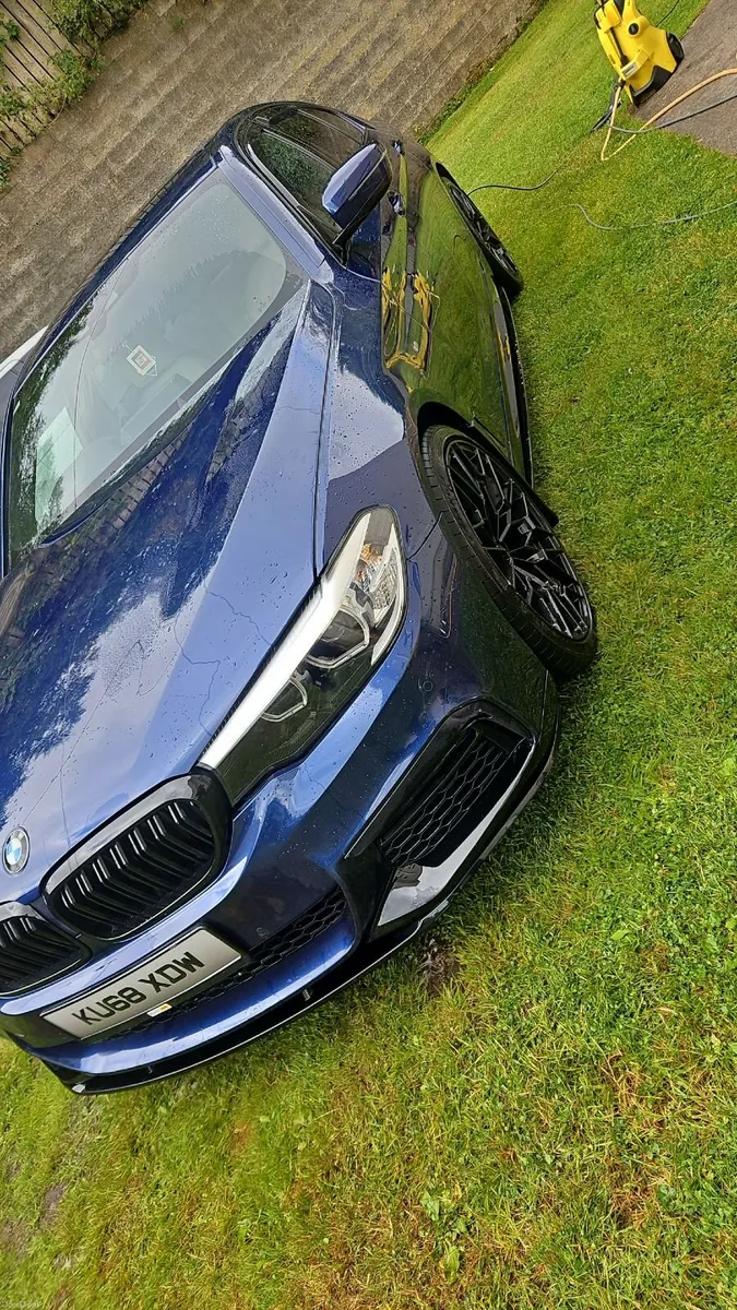 BMW 5-Series - Image 3