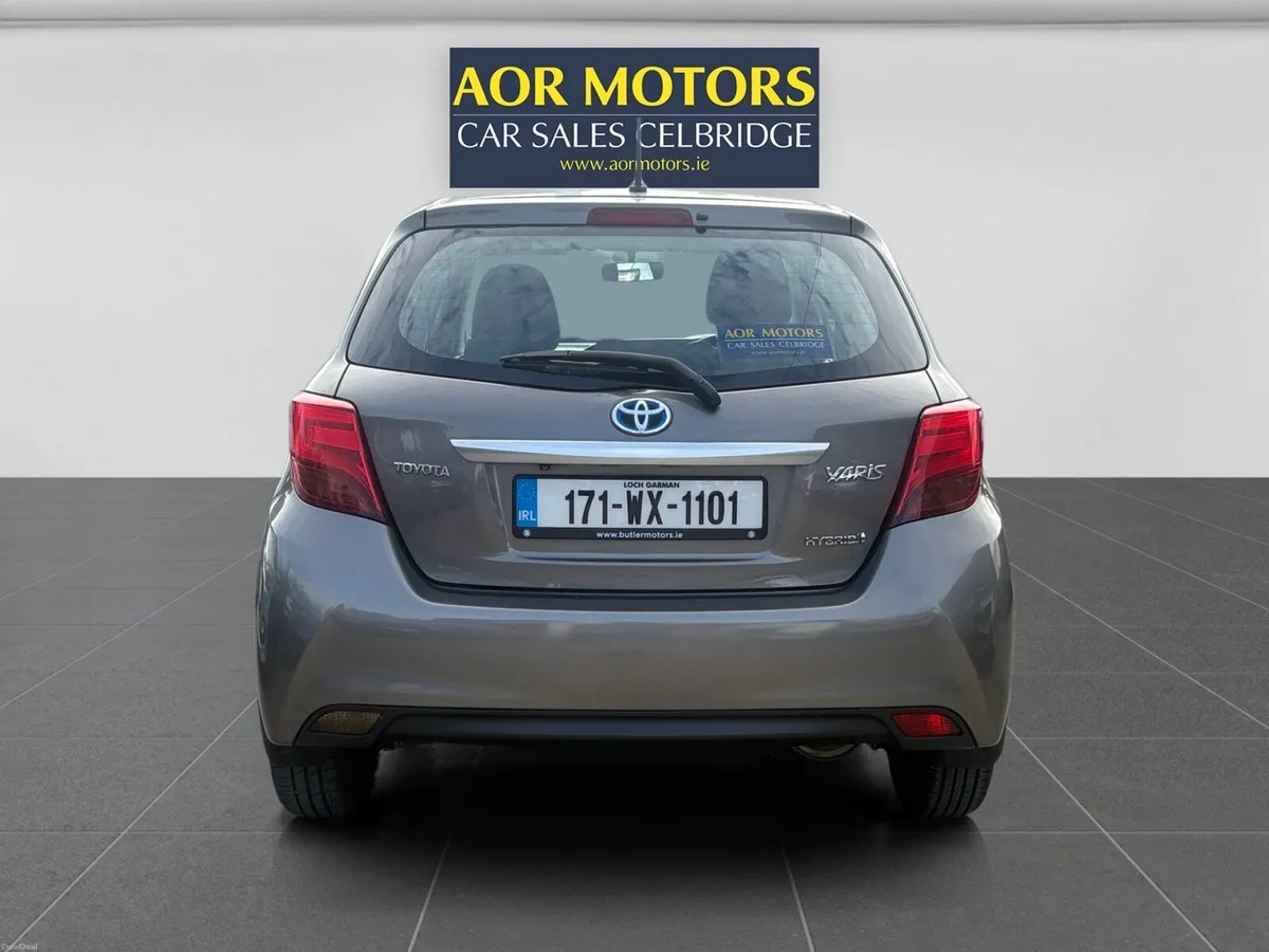 Toyota Yaris 2017 HYBRID IRISH CAR - Image 4