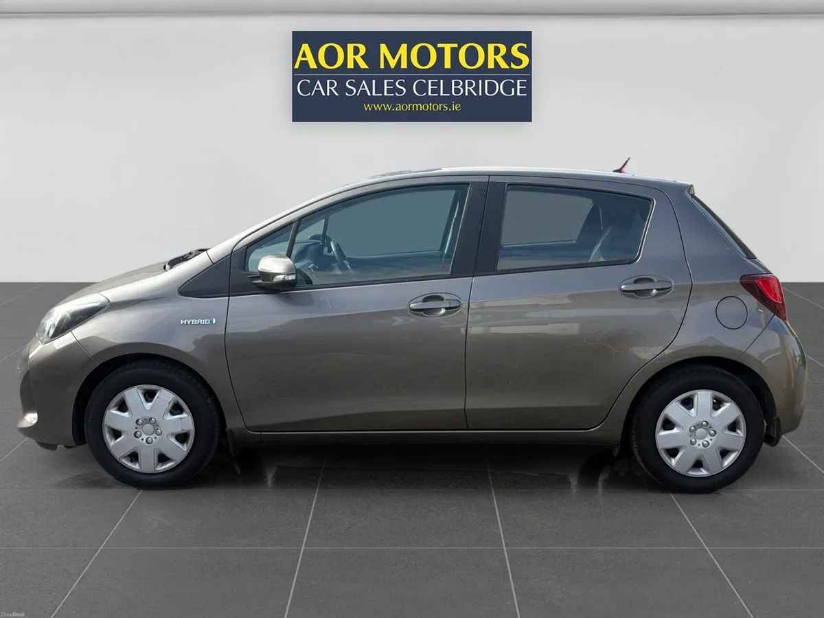 Toyota Yaris 2017 HYBRID IRISH CAR - Image 2
