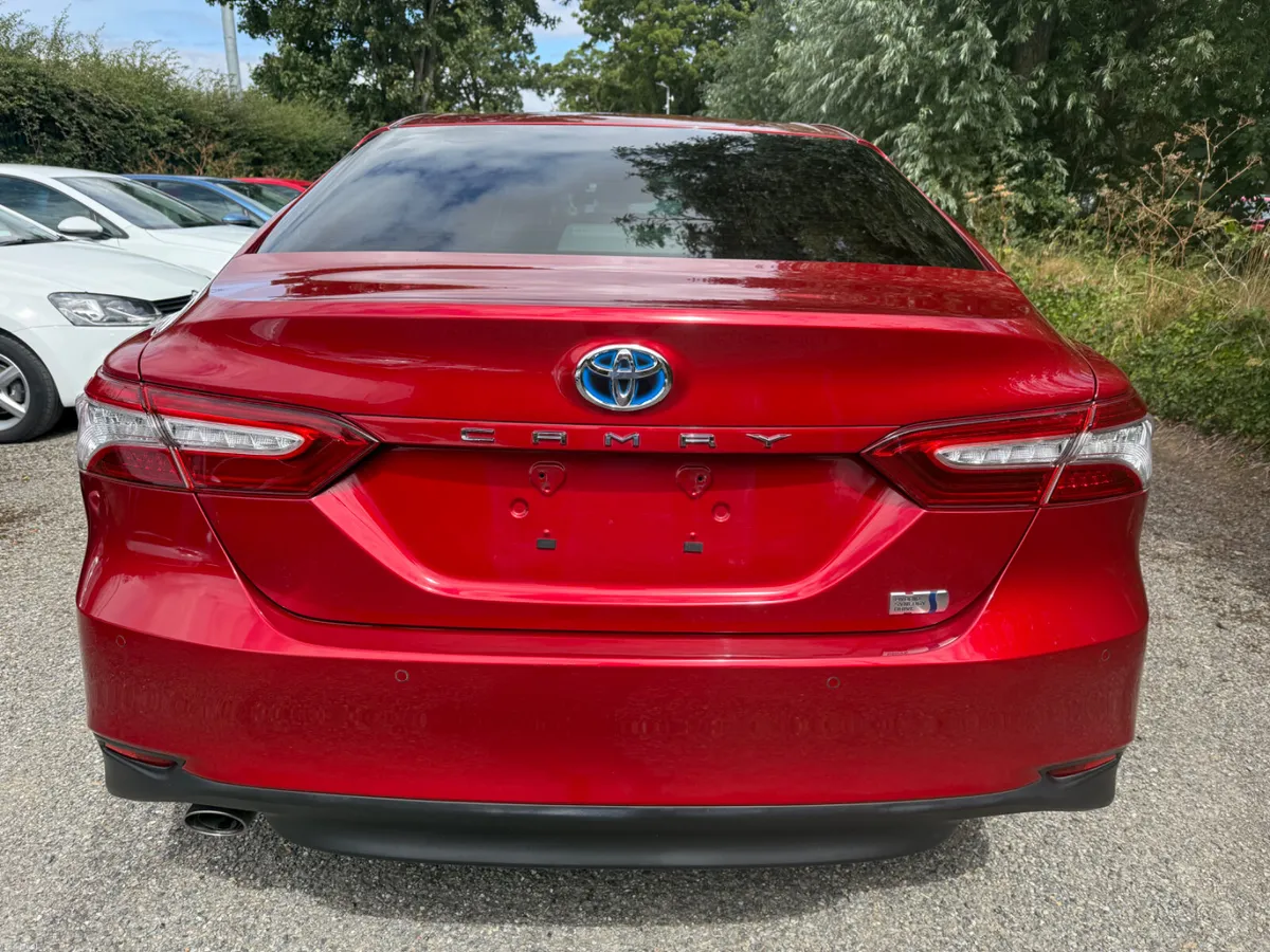 Toyota Camry low milege!!! - Image 6