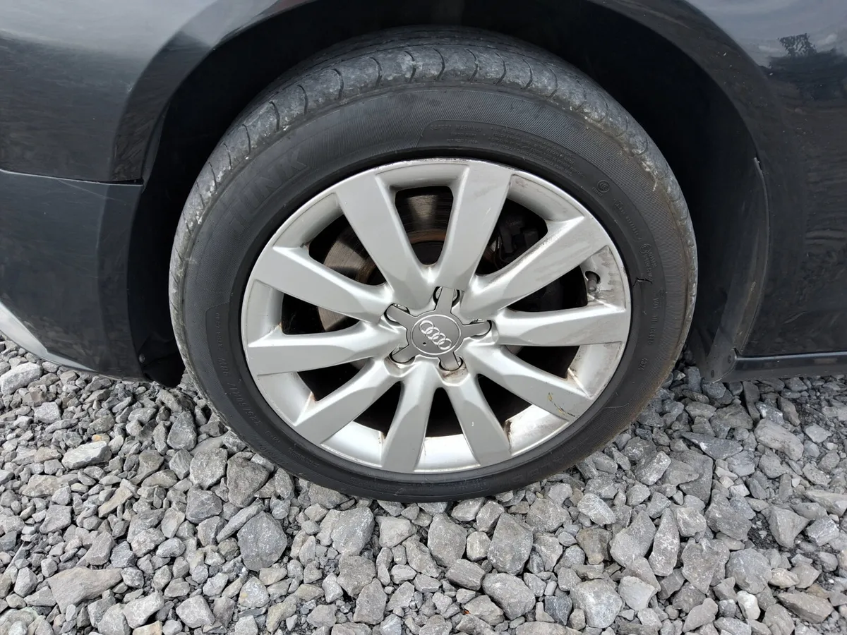 Audi A4 2015 - Image 5