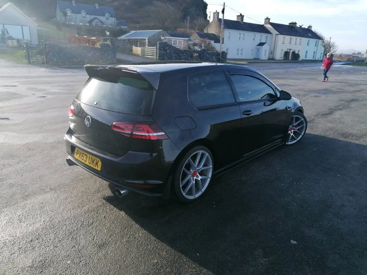 Volkswagen golf gti - Image 4