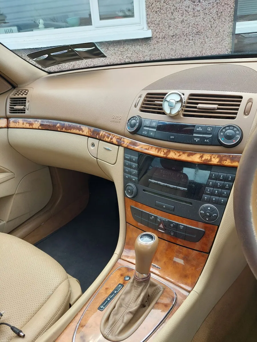 Mercedes-Benz E-Class 2007 - Image 5