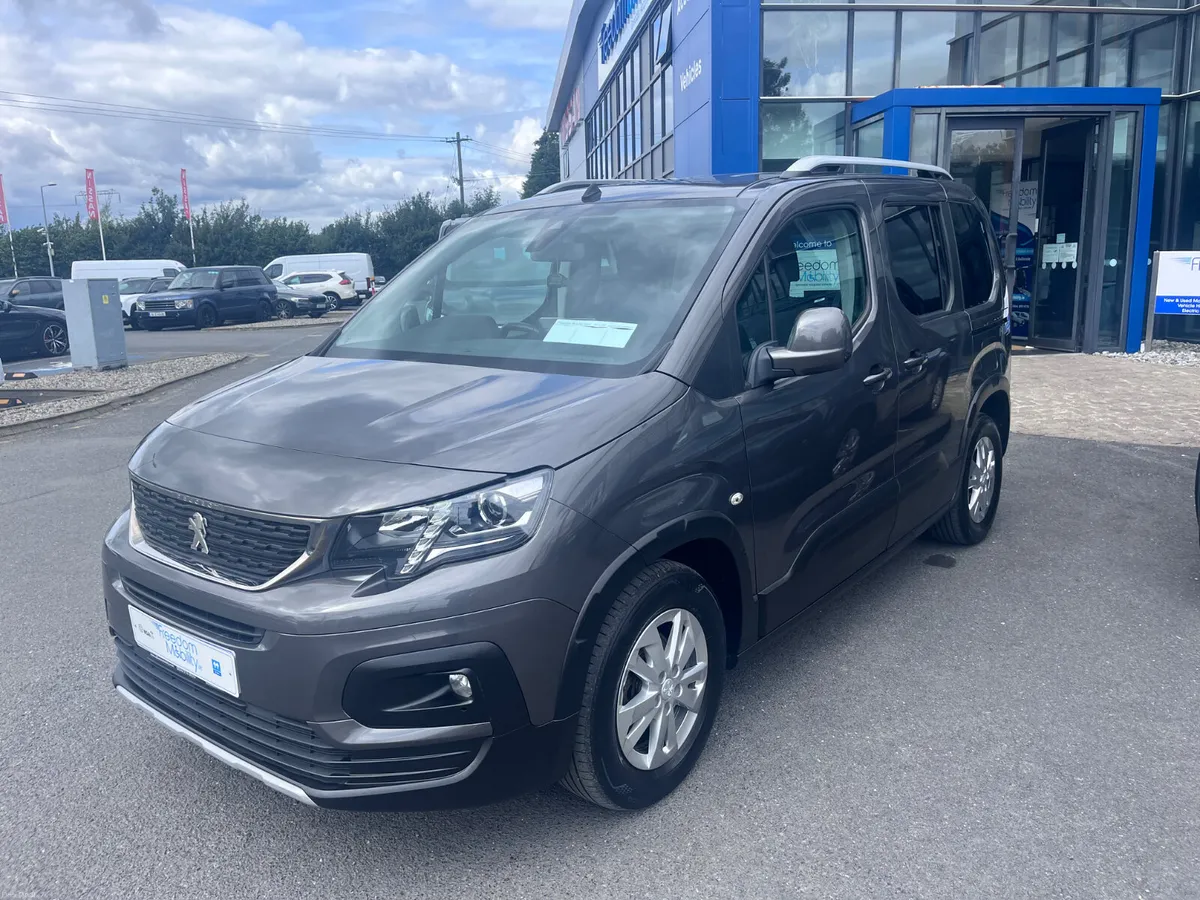 Peugeot Rifter 2019 Wheelchair Access - Image 3