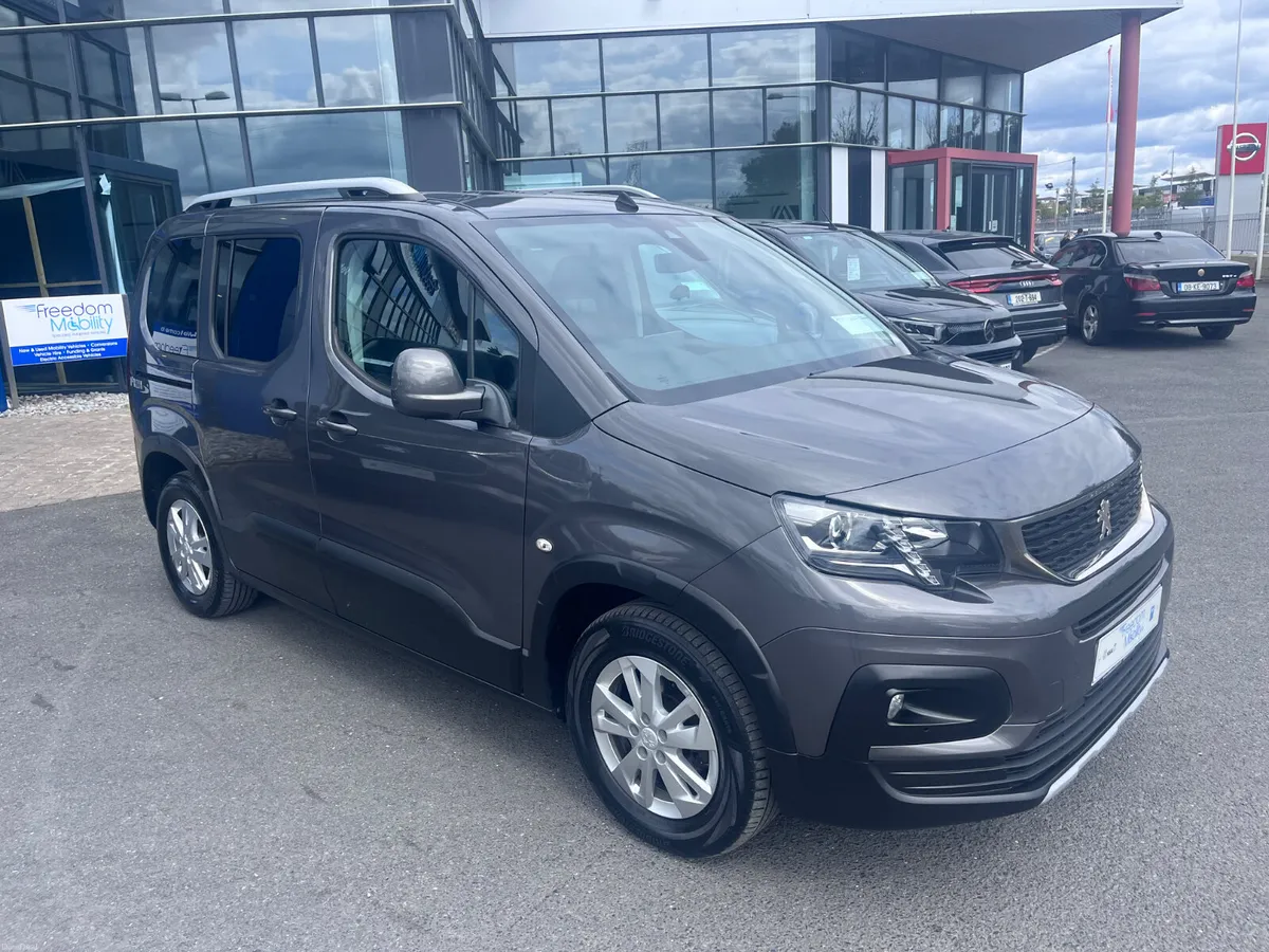Peugeot Rifter 2019 Wheelchair Access - Image 1