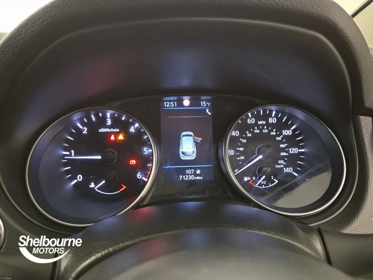 Nissan Qashqai Diesel Hatchback Tekna - Image 6