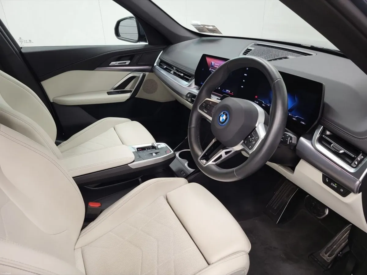 BMW iX1 eDrive20 M Sport - Image 6