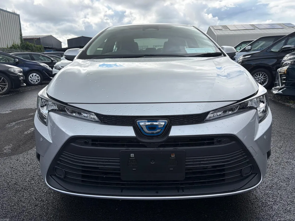 6147KM LOW MILEAGE 2024 TOYOTA COROLLA HYBRID AUTO - Image 2