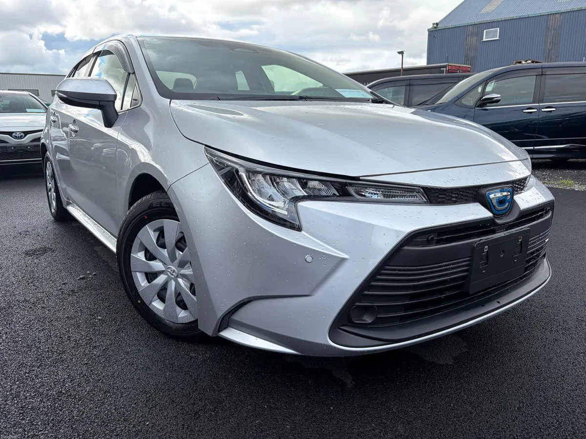 6147KM LOW MILEAGE 2024 TOYOTA COROLLA HYBRID AUTO - Image 4