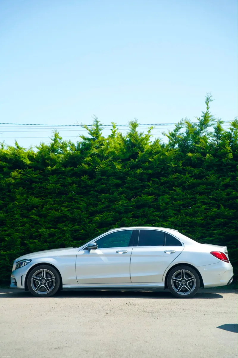 Mercedes-Benz C200 AMG-Line 2018 - Image 2