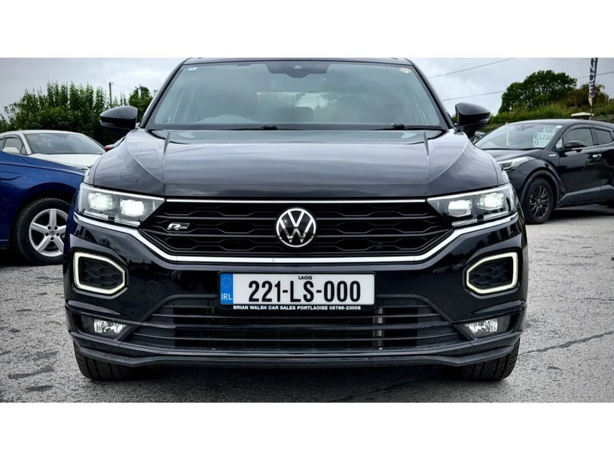Volkswagen T-Roc R-LINE - Image 2