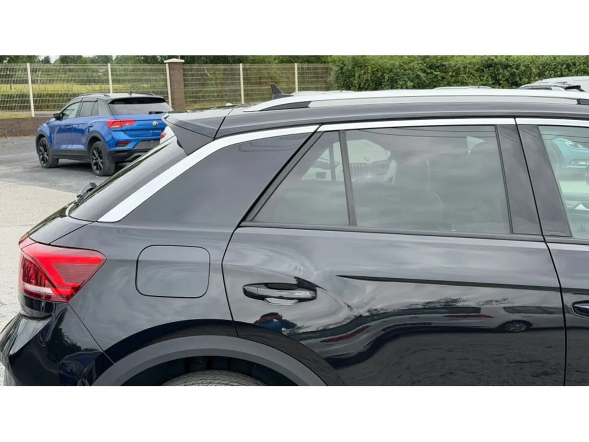 Volkswagen T-Roc R-LINE - Image 5