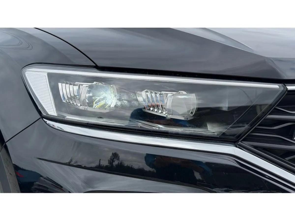 Volkswagen T-Roc R-LINE - Image 4