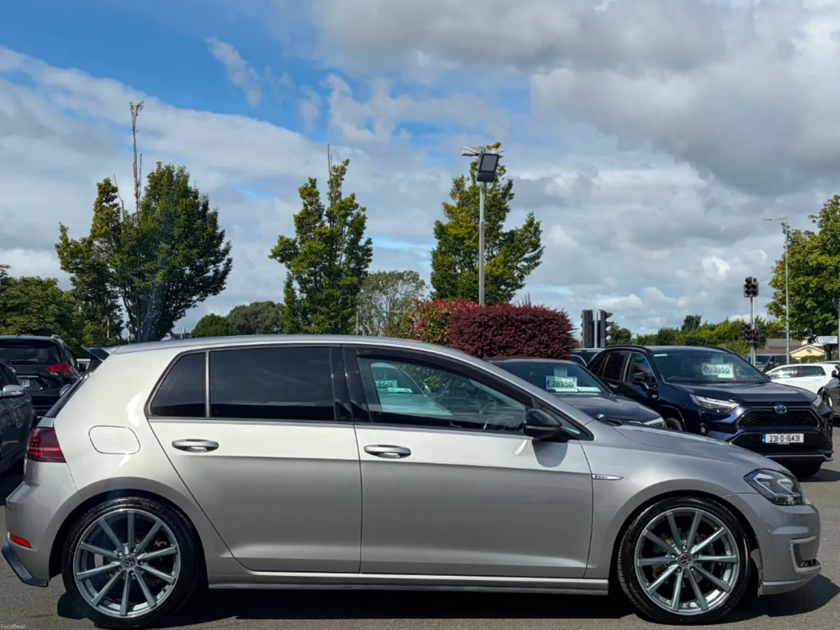 Volkswagen Golf E-Golf Sport 136HP 5DR Auto - Image 4
