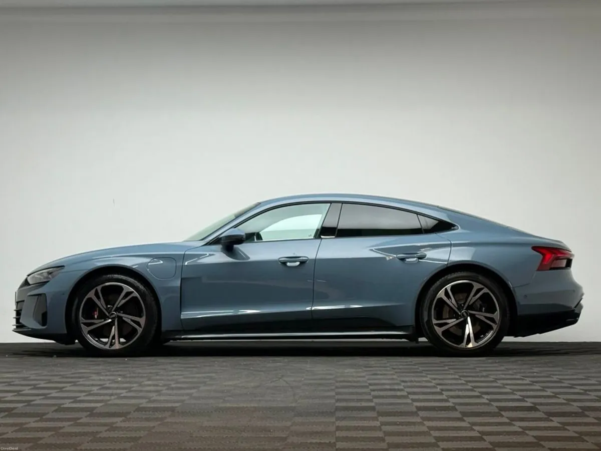 Audi e-tron GT GT 522HP QUATTRO *PAN ROOF* - Image 4