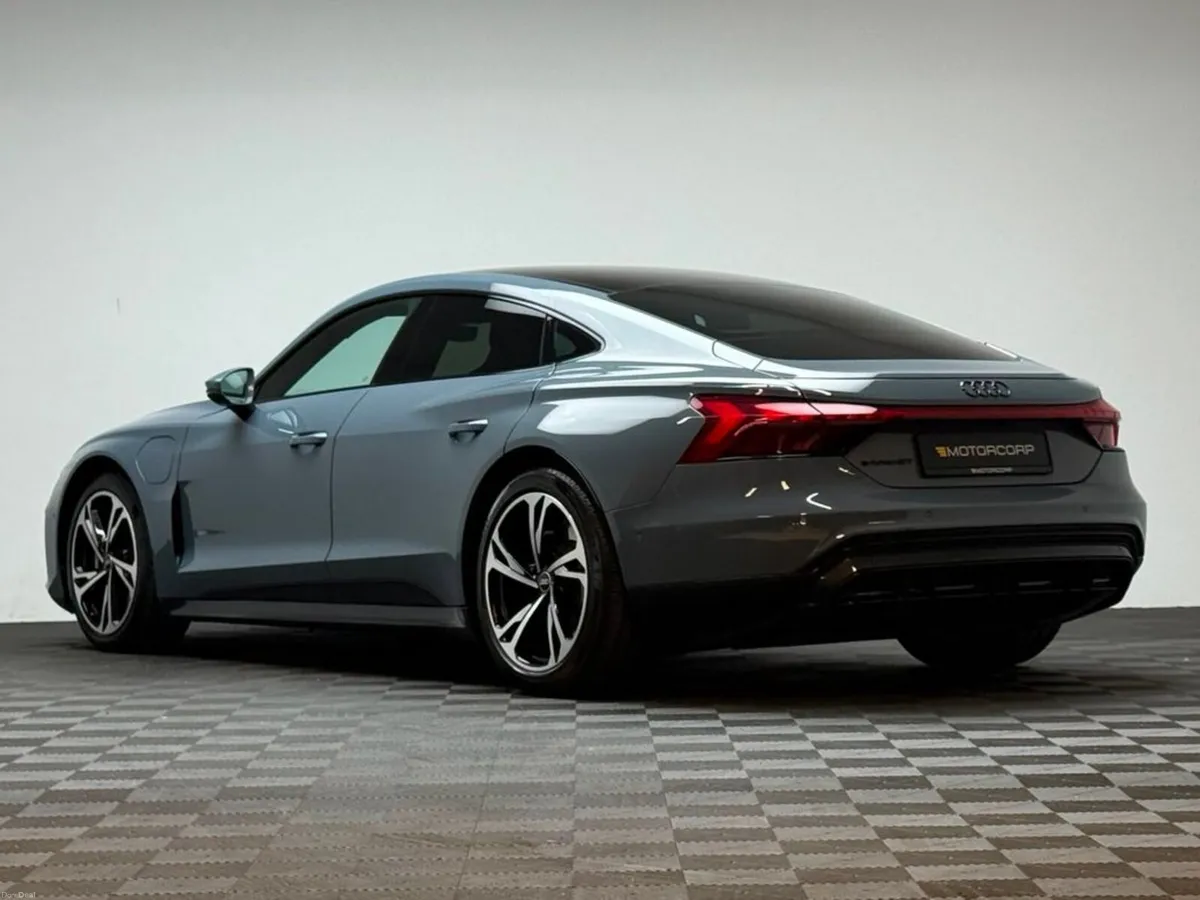 Audi e-tron GT GT 522HP QUATTRO *PAN ROOF* - Image 5
