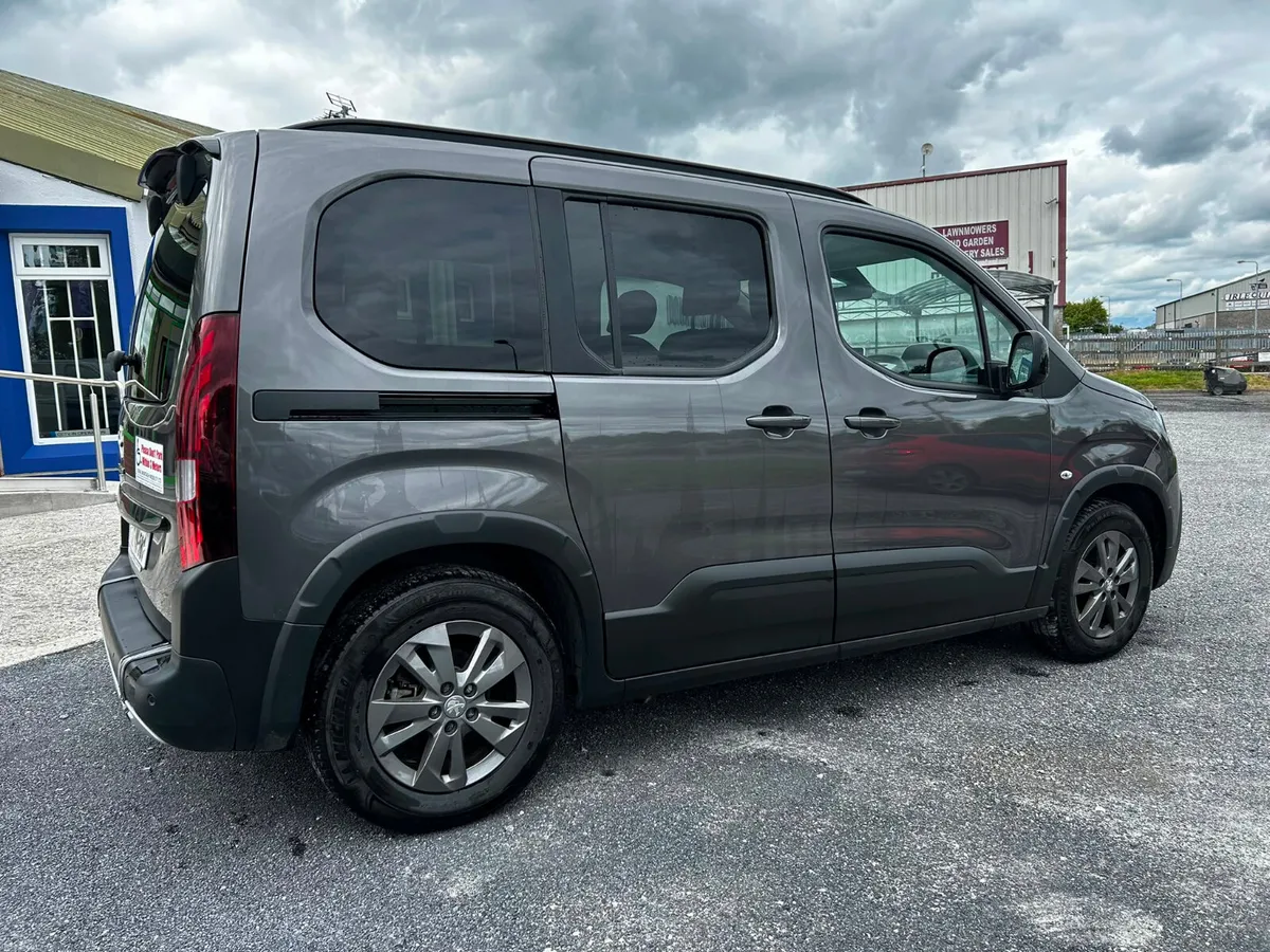 Wheelchair Car - Image 6