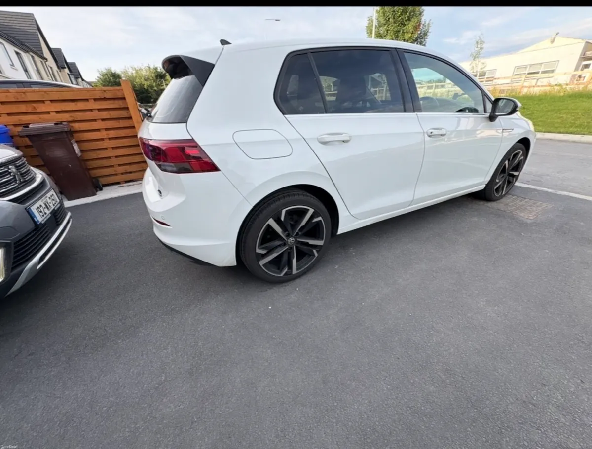 Volkswagen Golf Life 2.0L Automatic Diesel - Image 5