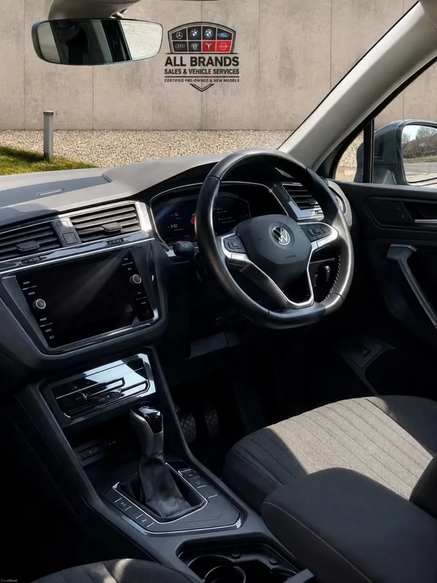 Volkswagen Tiguan 2024 - Image 3