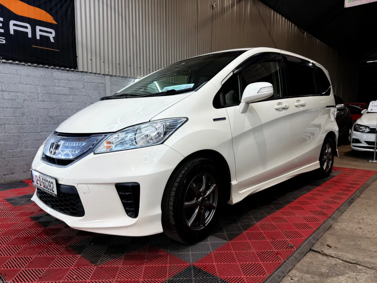 Honda Freed 2012 - Image 2