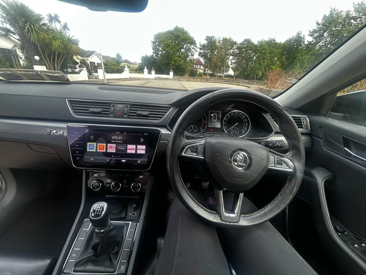 2019 Skoda Superb Sportline Style 2.0 TDI 150HP - Image 4