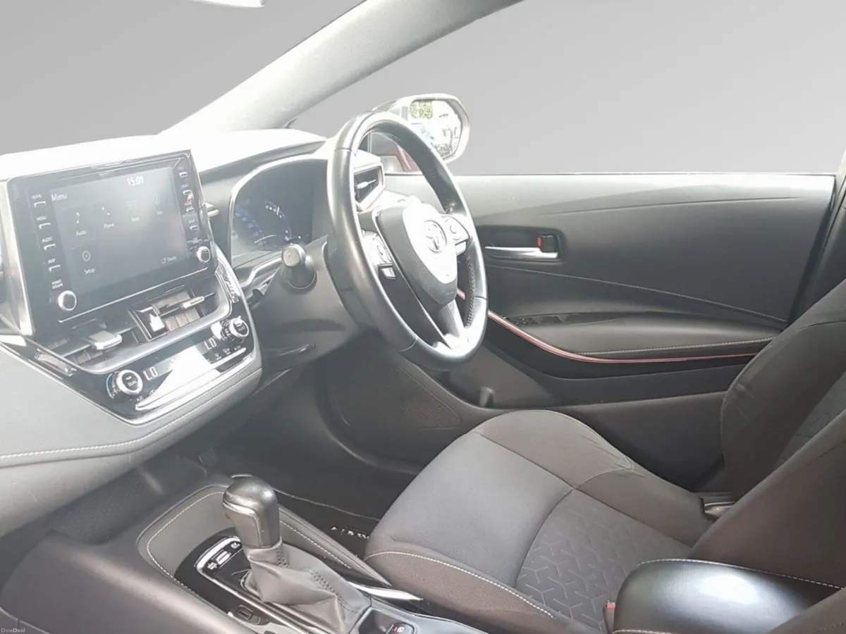 Toyota Corolla 1.8 Hybrid Luna Sport Hatchback - Image 4