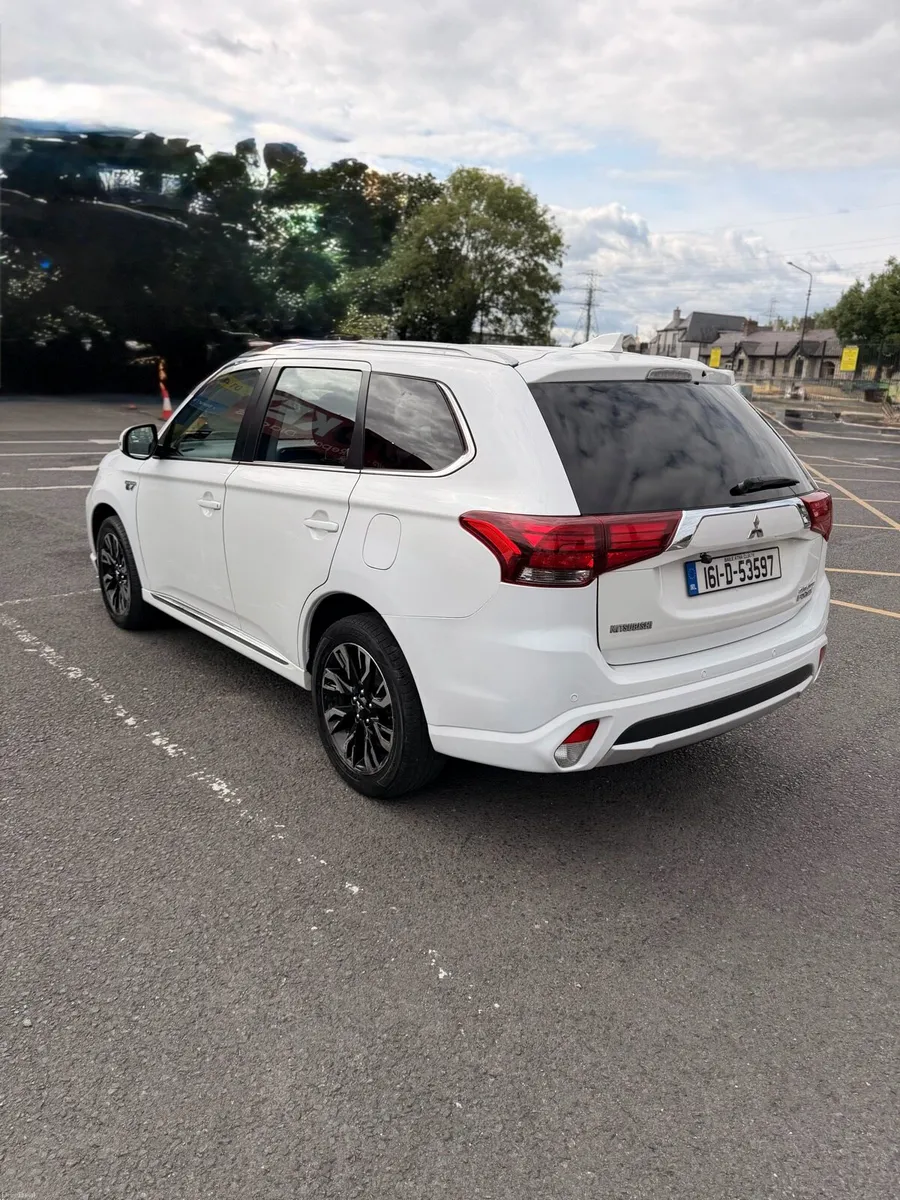 Mitsubishi Outlander 2016 - Image 1