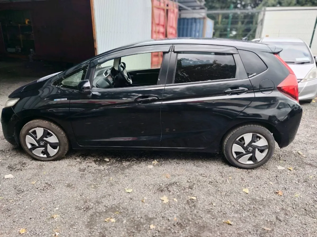 Honda fit hybird low mileage 47k - Image 4