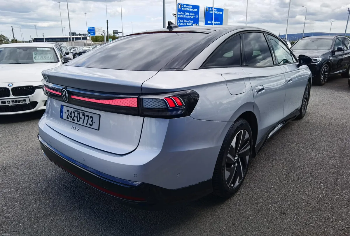VOLKSWAGEN ID.7 77KWH PRO PLUS **HUGE SPEC** - Image 5