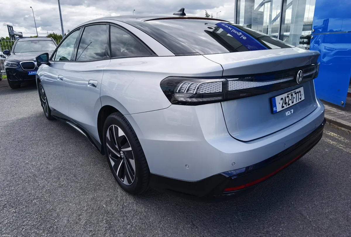VOLKSWAGEN ID.7 77KWH PRO PLUS **HUGE SPEC** - Image 6
