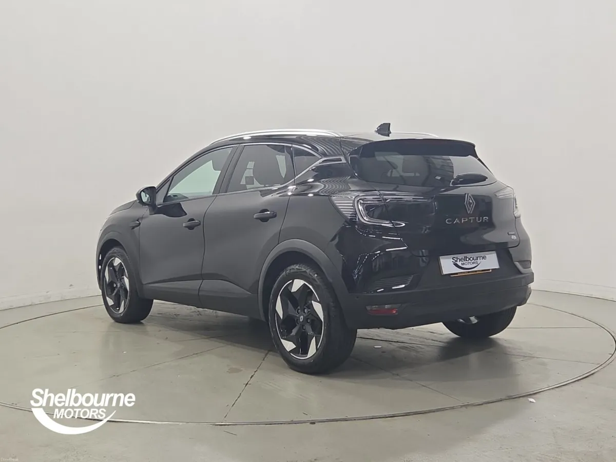 Renault Captur Hatchback Techno - Image 2